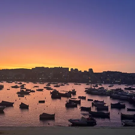 Seaview Penthouse With Hidden